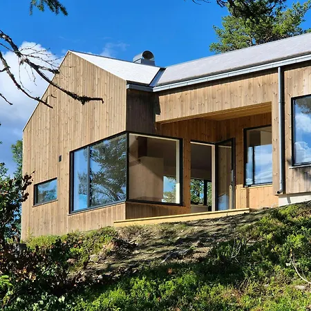Architect-designed At Hallandsfjellet 度假居 *